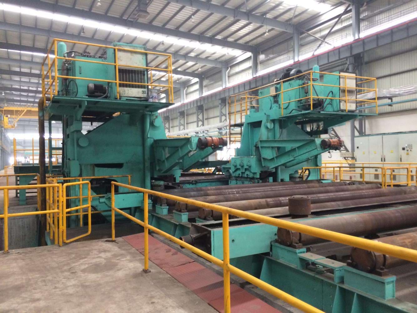 Pre-bending machine — plate edge forming